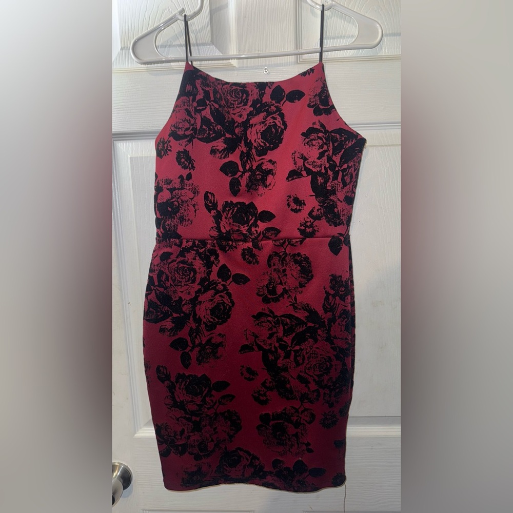 Floral Sleeveless Dress - Red and Black